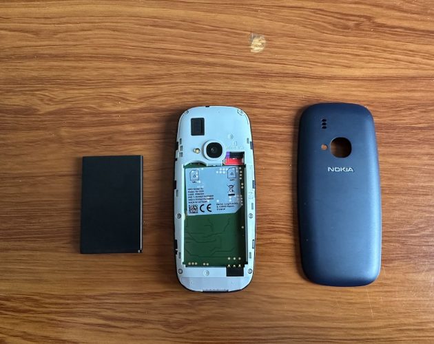 Nokia 3310 Removable Cover and Removable Battery